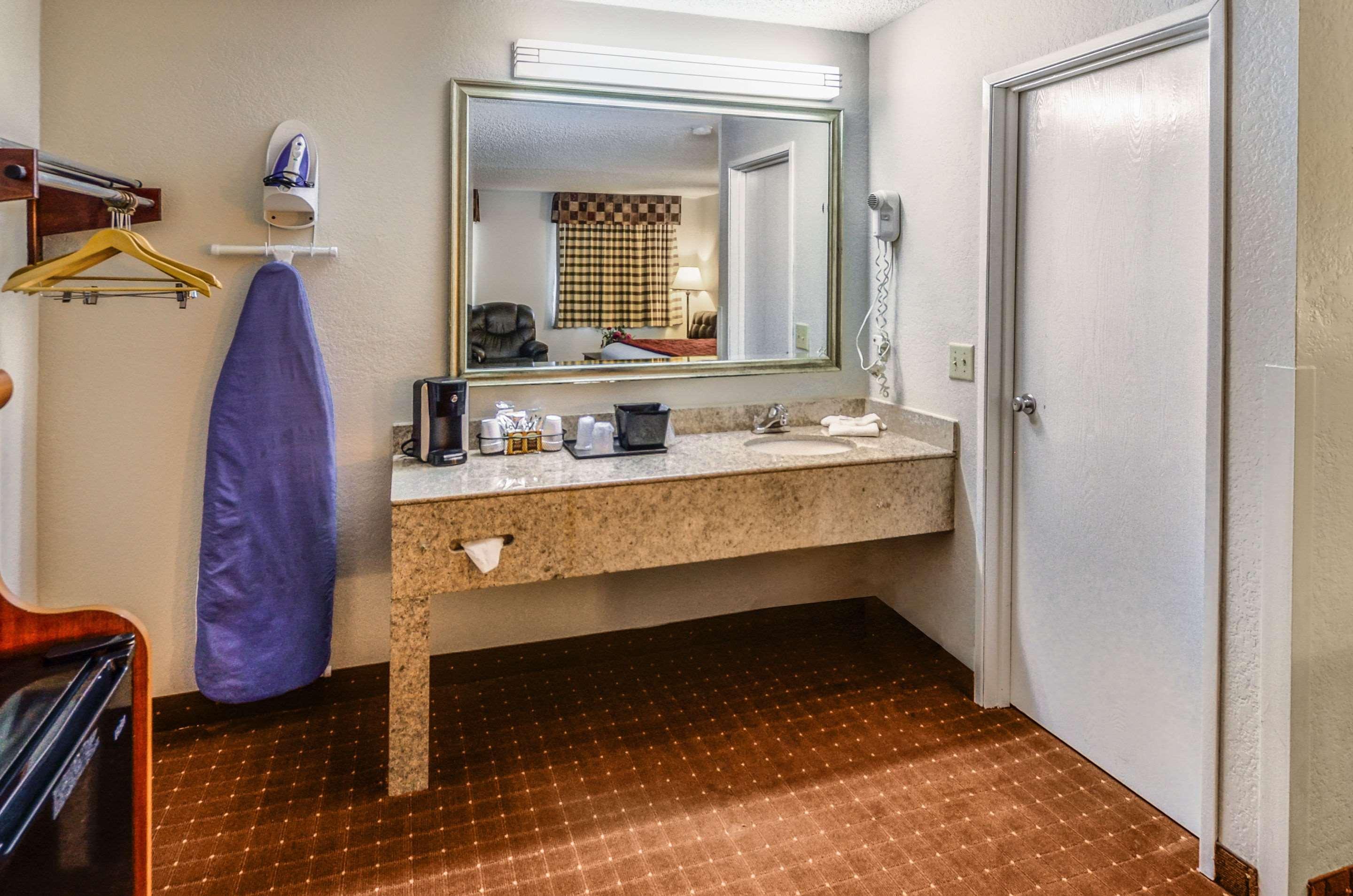 Rodeway Inn North Charleston - Ashley Phosphate Экстерьер фото