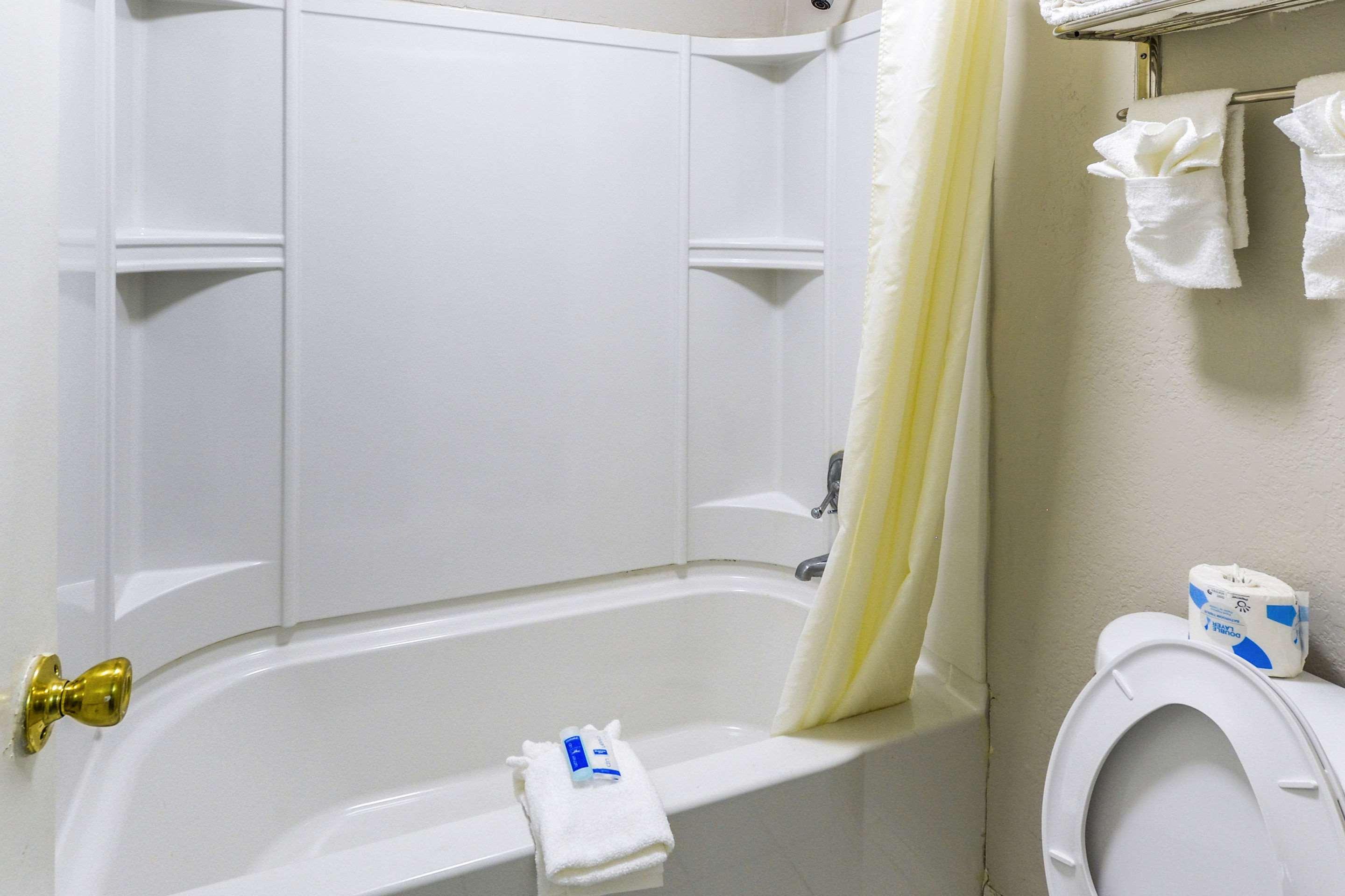 Rodeway Inn North Charleston - Ashley Phosphate Экстерьер фото