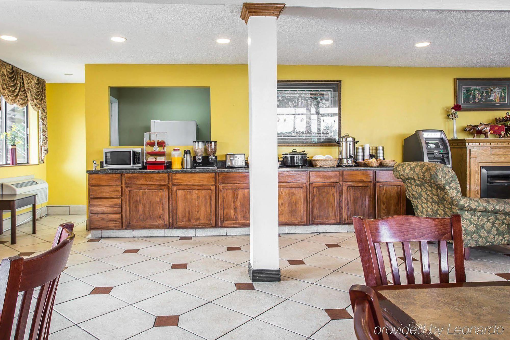 Rodeway Inn North Charleston - Ashley Phosphate Экстерьер фото