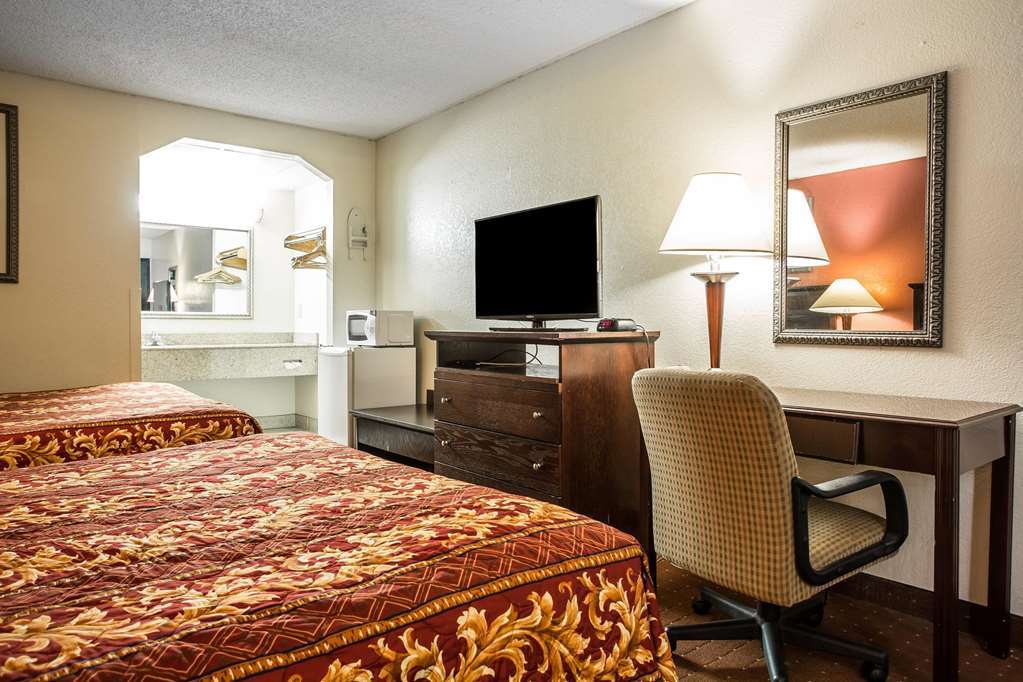 Rodeway Inn North Charleston - Ashley Phosphate Номер фото