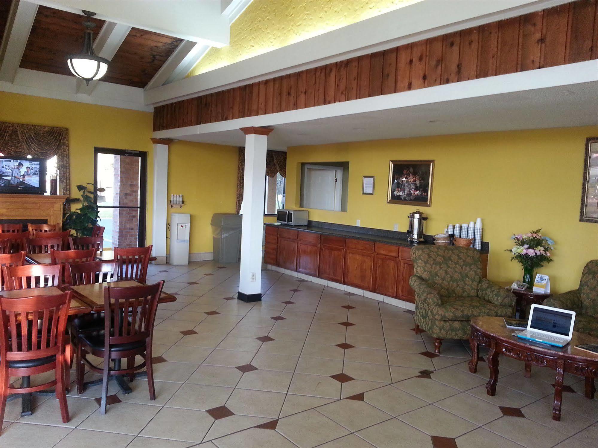Rodeway Inn North Charleston - Ashley Phosphate Экстерьер фото