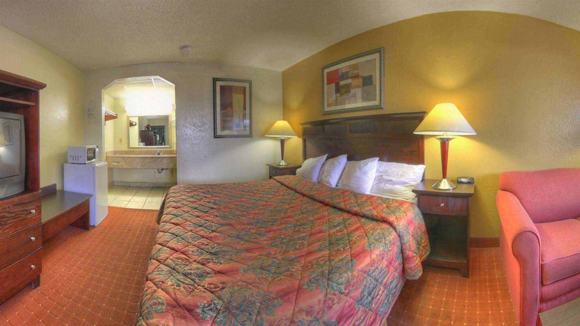 Rodeway Inn North Charleston - Ashley Phosphate Экстерьер фото
