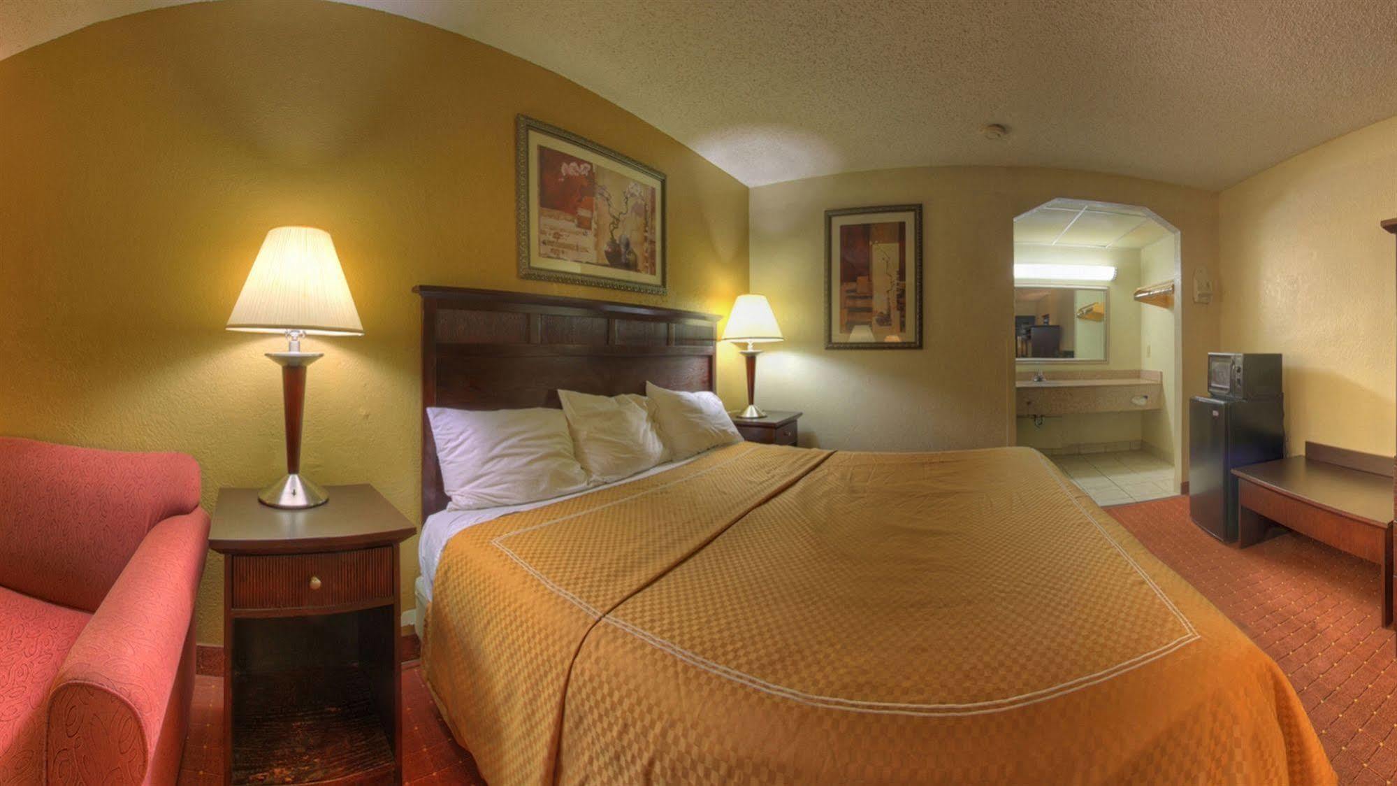 Rodeway Inn North Charleston - Ashley Phosphate Экстерьер фото
