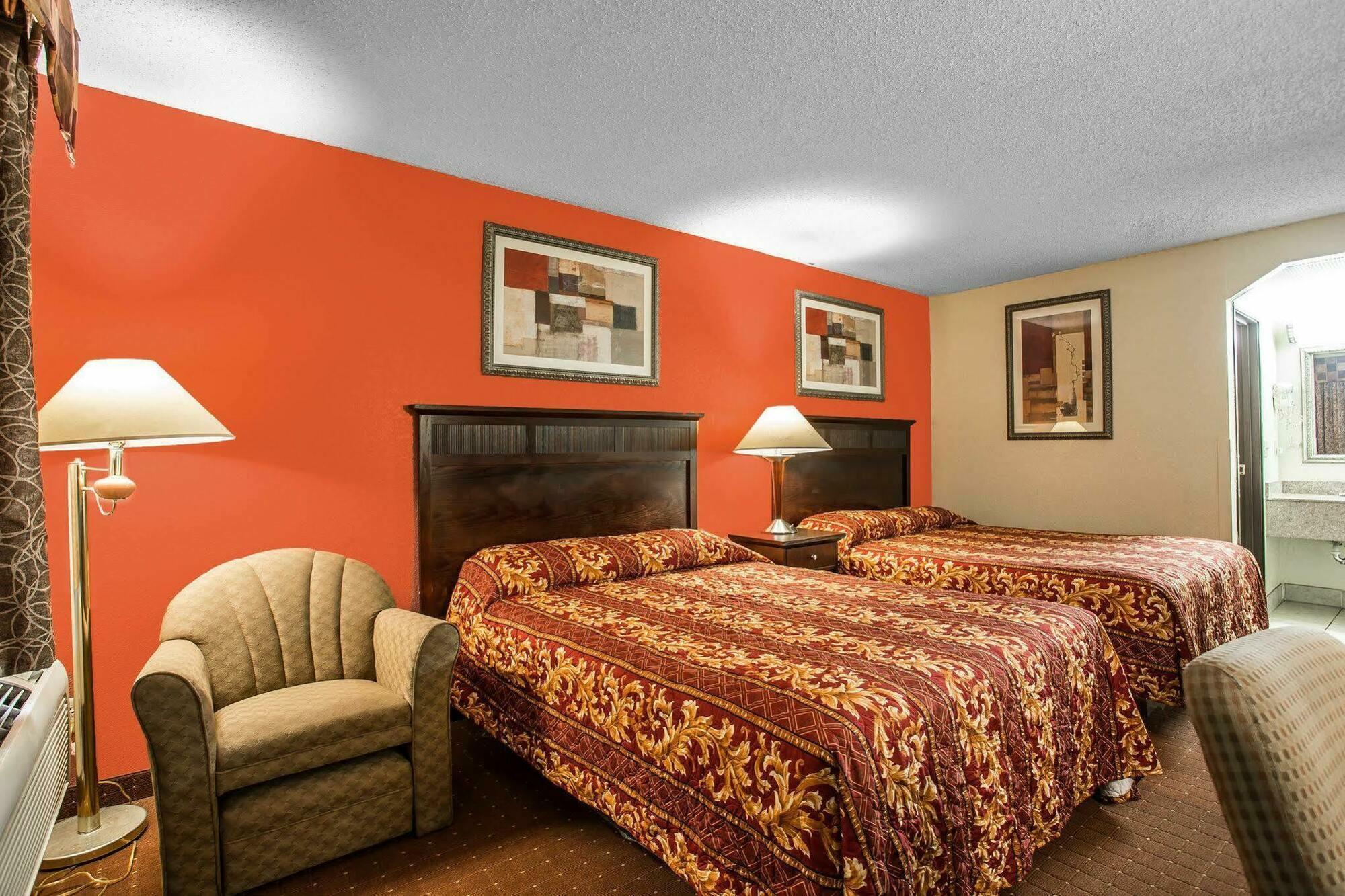 Rodeway Inn North Charleston - Ashley Phosphate Экстерьер фото
